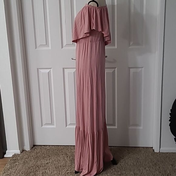 3/$16🎁Elegant Comfort Off Shoulder Maxi Dress sz Medium In Pink - Picture 6 of 13